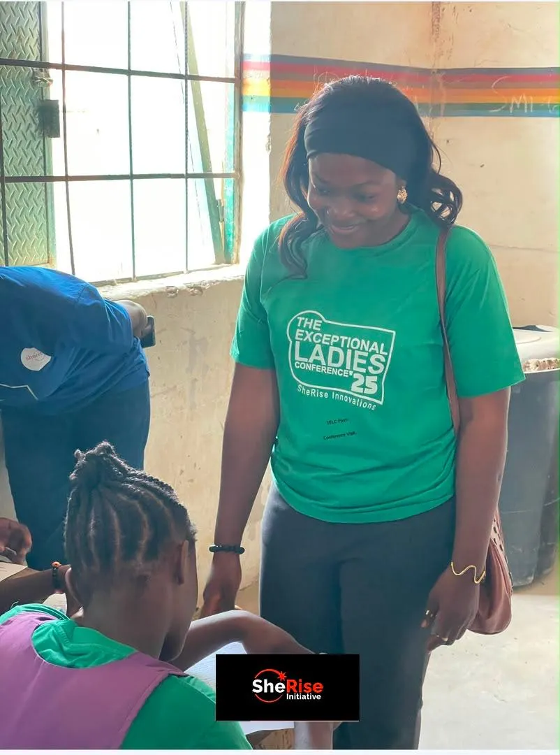 Mentor supporting a young girl